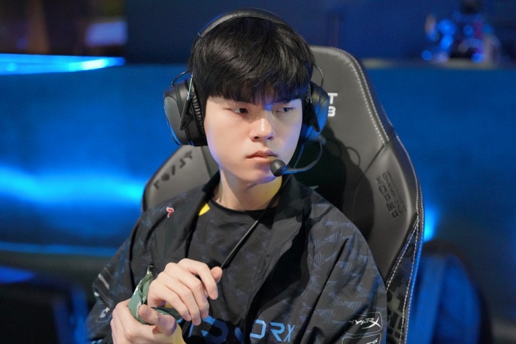 守兩端都表 守兩端都表