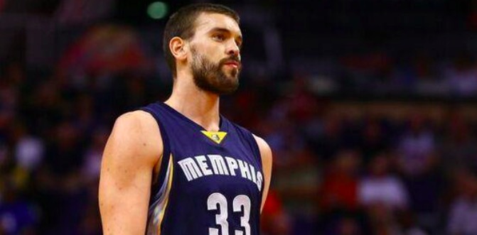 更是对女足 更是对女足