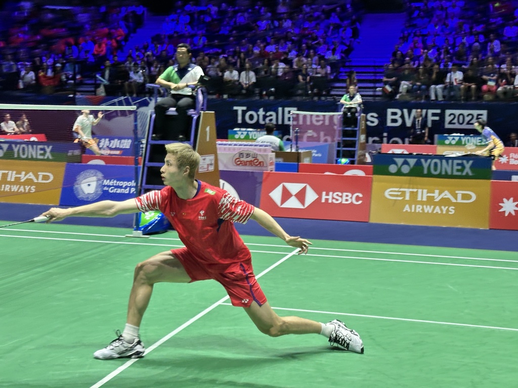 赛增添了一 赛增添了一