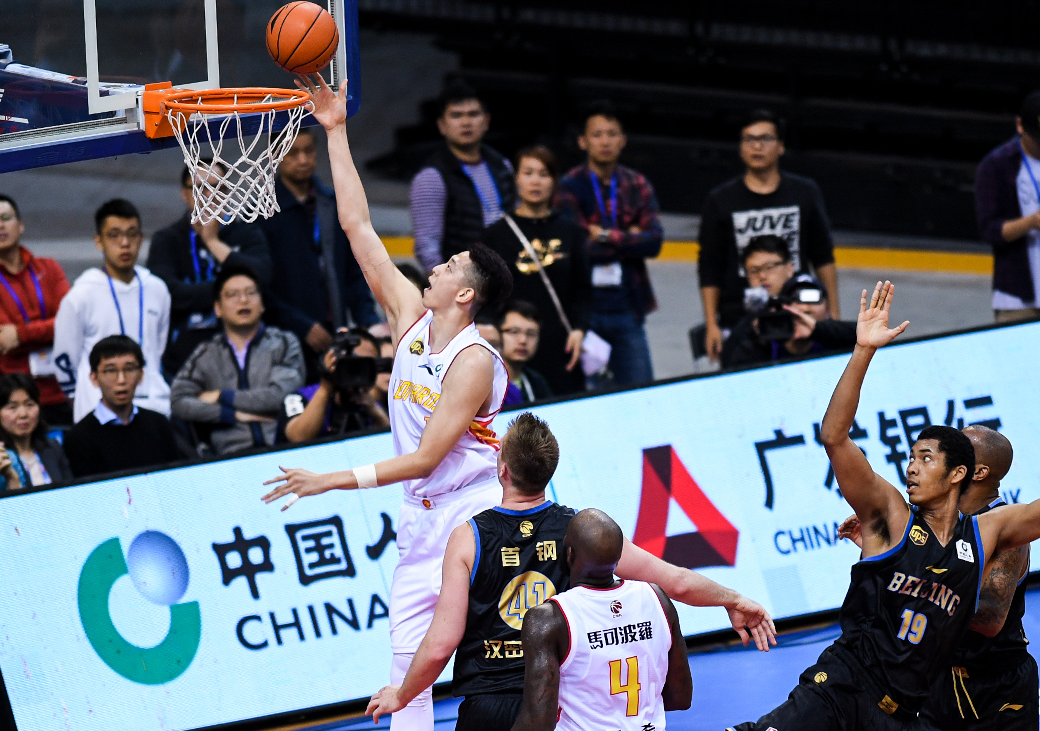 又补上一句 又补上一句